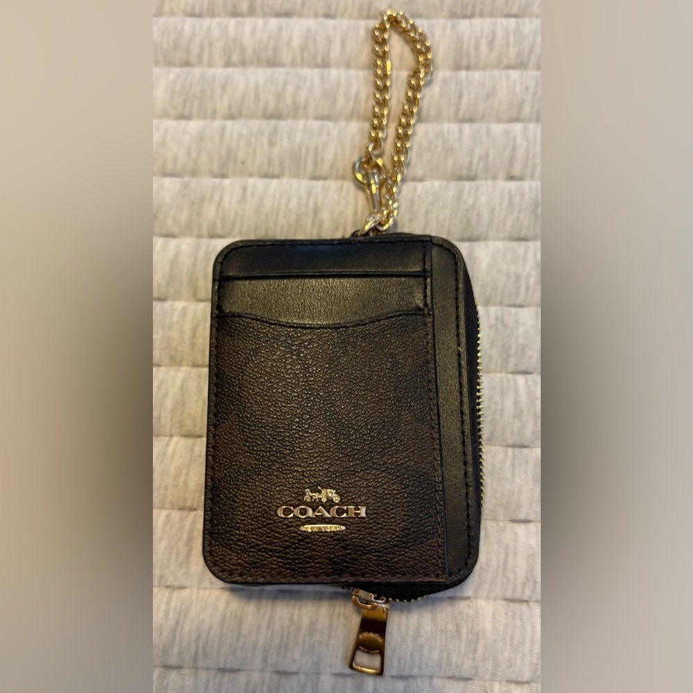 Coach Zip Card Case in Signature Logo Black Leather Card Wallet with Gold Chain